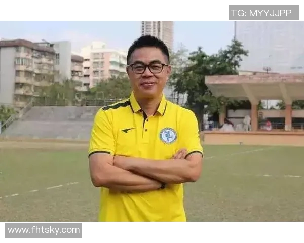 现代足球明星全景解析与成就回顾带你领略绿茵场上的传奇人生