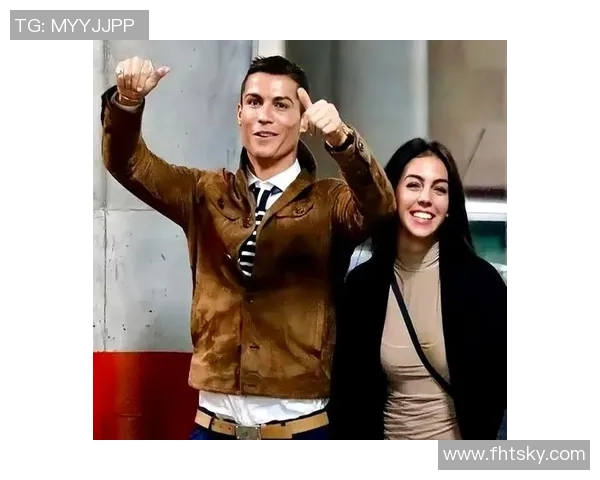 足球明星与模特的浪漫爱情故事揭示了光鲜背后的真实生活与挑战